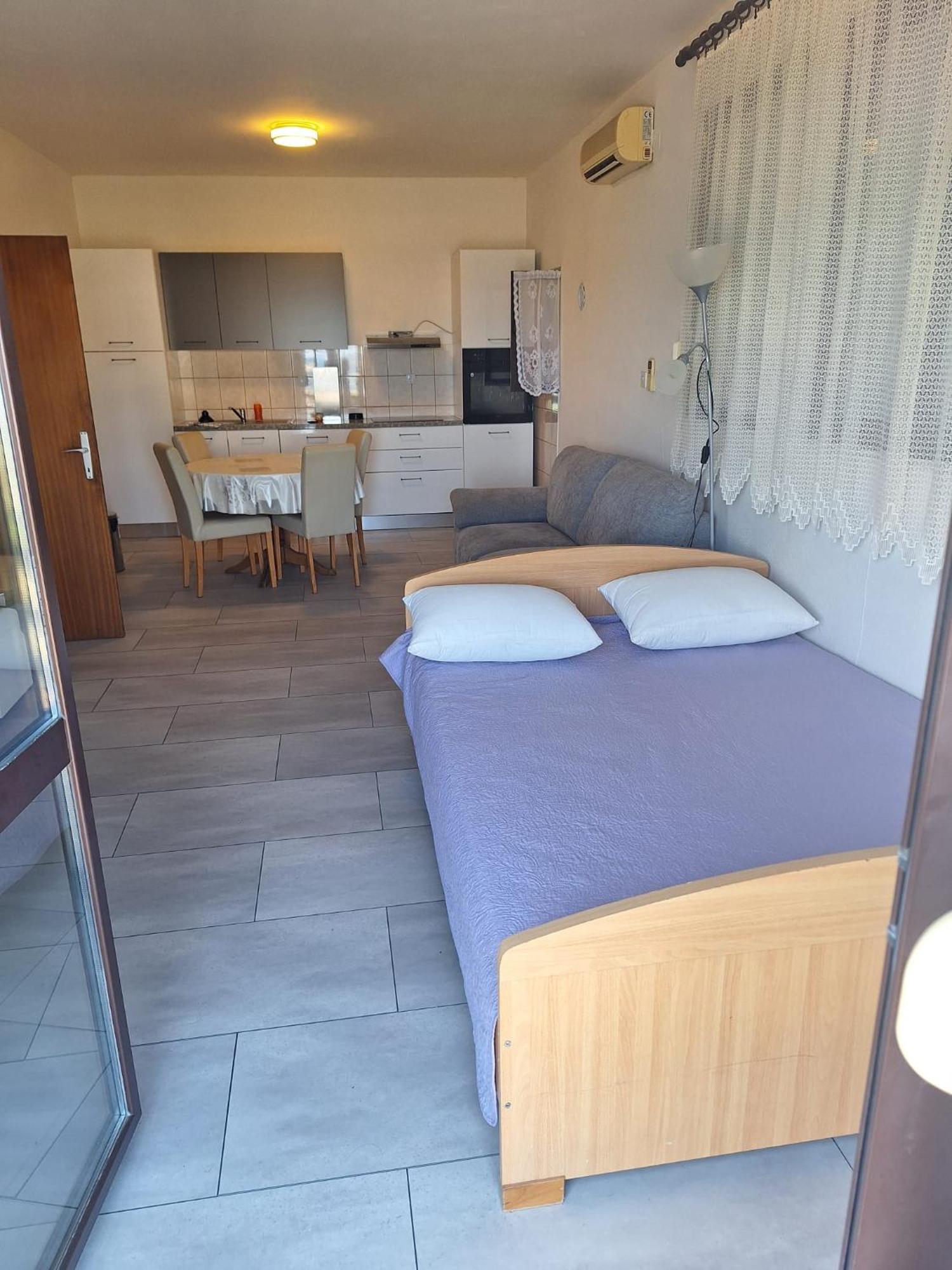 Apartmani Marija Pašman الغرفة الصورة